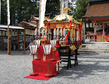 二宮神輿（県重文）　神戸日𠮷神社蔵